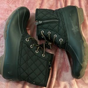 I am selling duck boots! they are mostly black